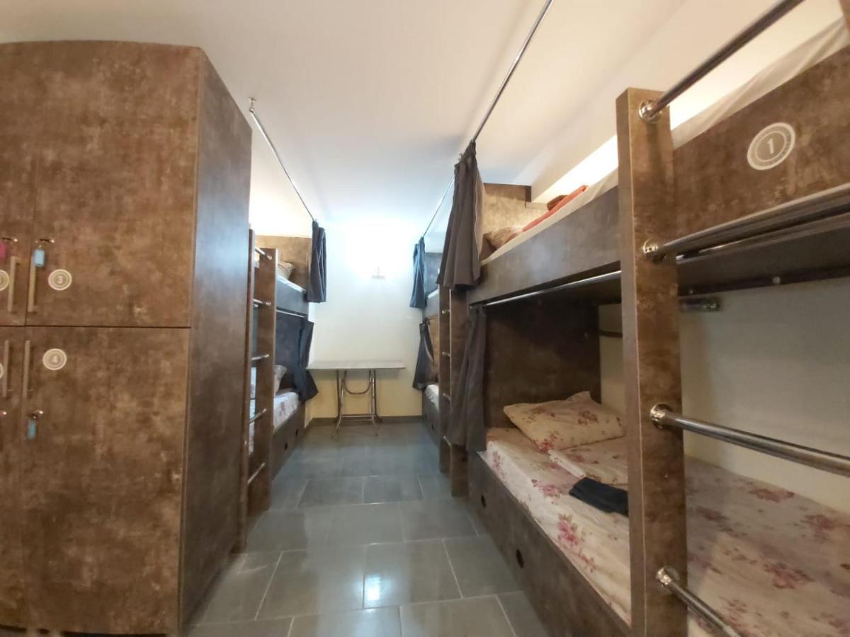 Hostel Voyage Batumi Eksteriør billede