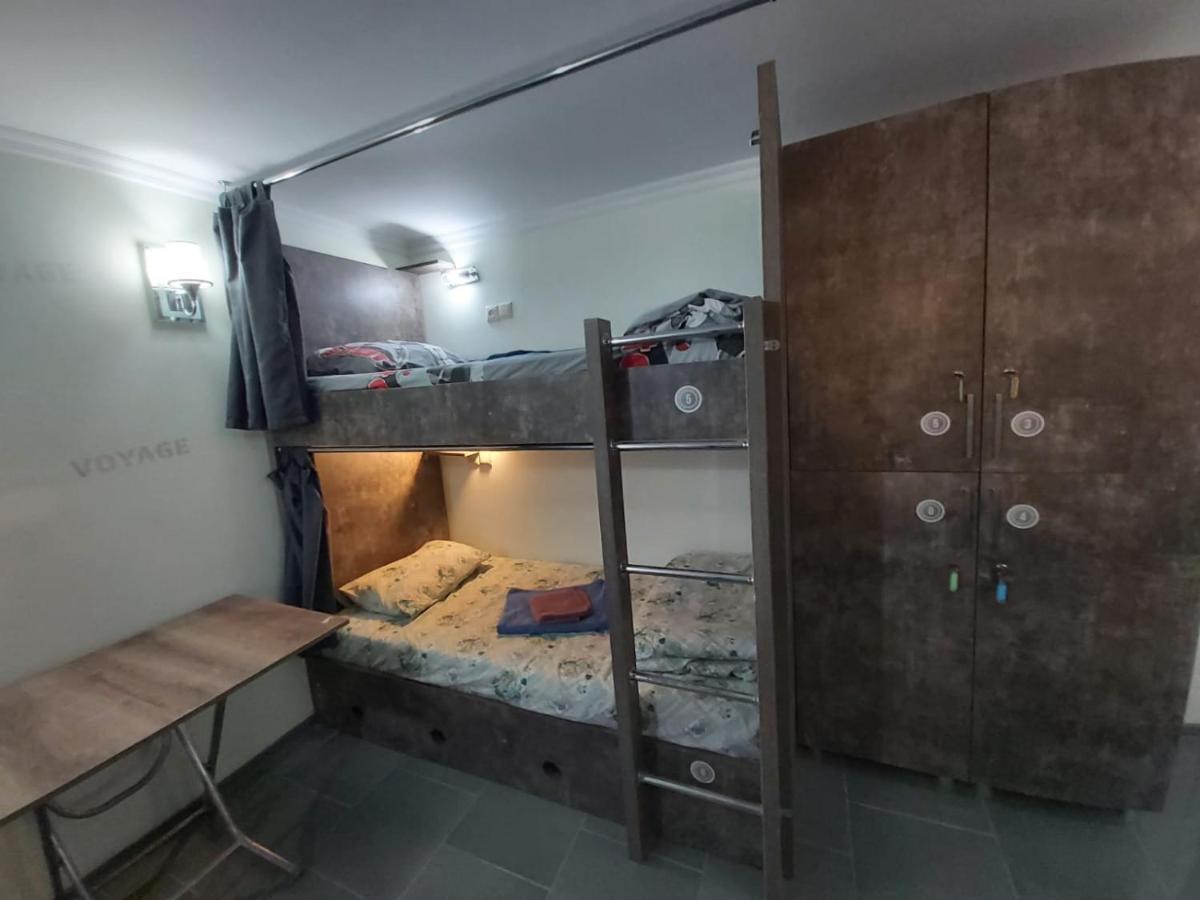 Hostel Voyage Batumi Eksteriør billede