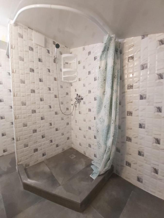 Hostel Voyage Batumi Eksteriør billede