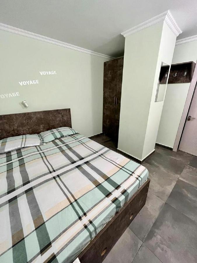 Hostel Voyage Batumi Eksteriør billede