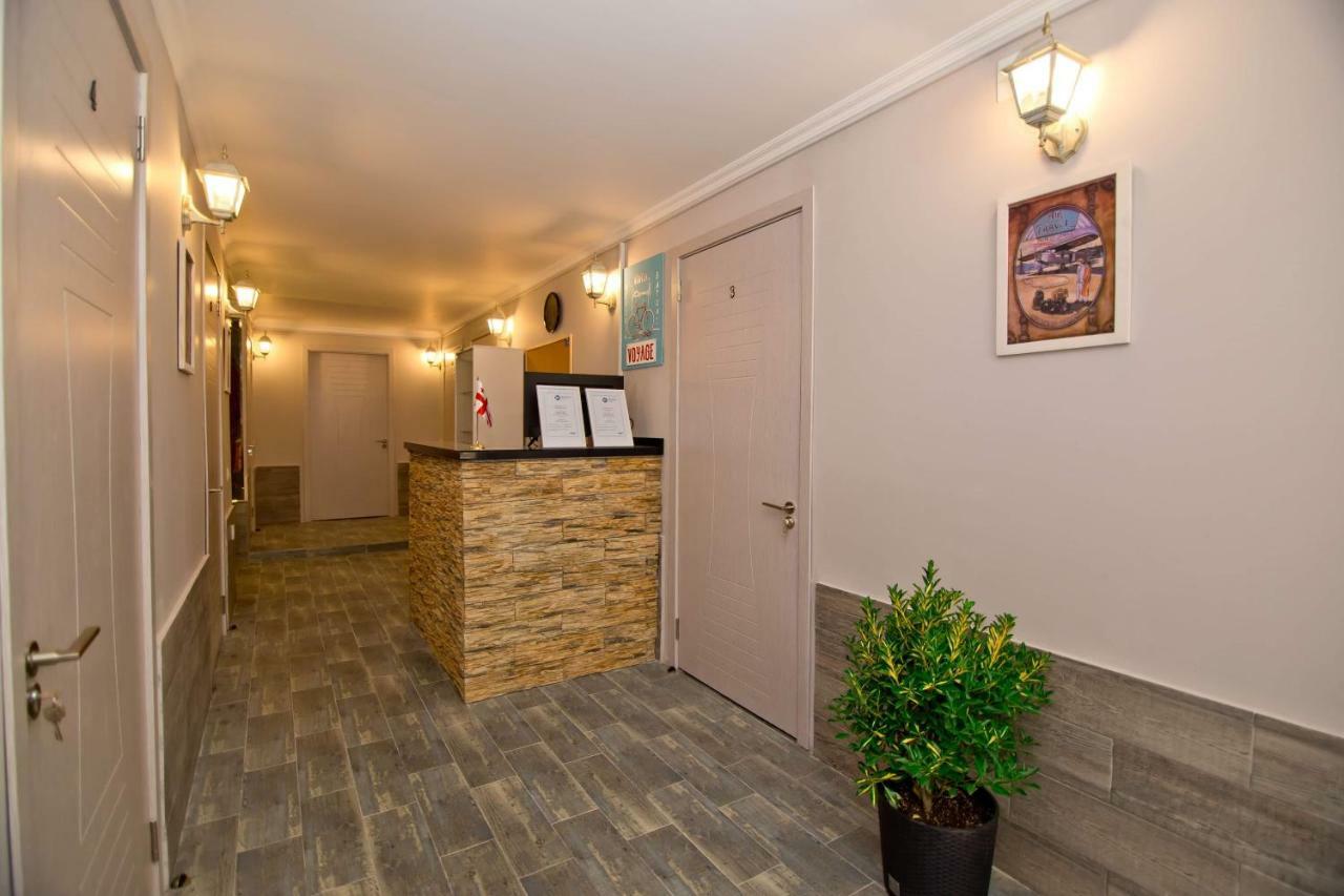 Hostel Voyage Batumi Eksteriør billede